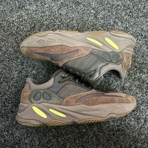 COPY - COPY - Yeezy 700 mauve adidas